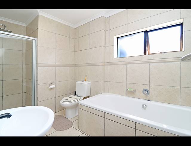 3 BEDROOM SECTIONAL TITLE FOR SALE IN GLENHAZEL